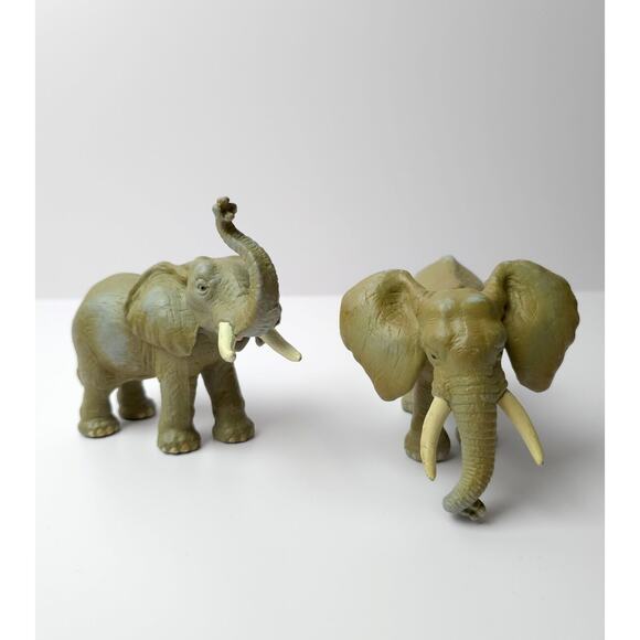 Pair of Schleich Elephant Animal Toy Figures Made in China - Picture 1 of 15